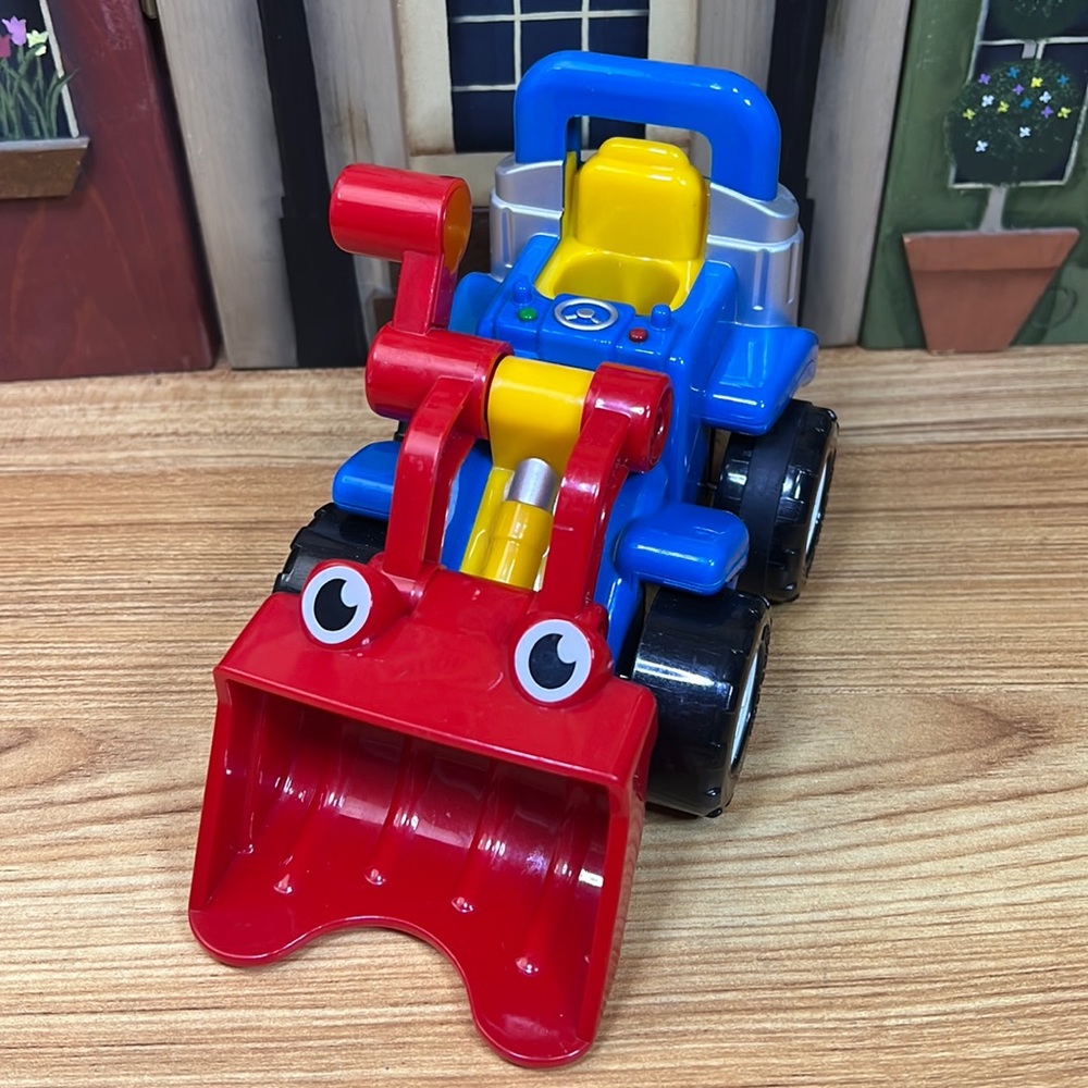 Wow Toy Lift -It- Luke Construction Toy